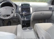 2008 Toyota Sienna in Blauvelt, NY 10913 - 1027343 68