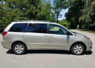 2009 Toyota Sienna in Belleville, NJ 07109-2923 - 942362 113
