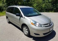 2009 Toyota Sienna in Belleville, NJ 07109-2923 - 942362 137