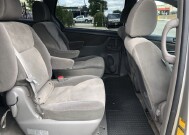 2009 Toyota Sienna in Belleville, NJ 07109-2923 - 942362 91