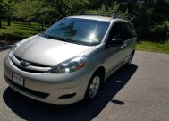 2009 Toyota Sienna in Belleville, NJ 07109-2923 - 942362 162