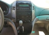 2009 Toyota Sienna in Belleville, NJ 07109-2923 - 942362 183