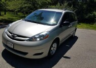 2009 Toyota Sienna in Belleville, NJ 07109-2923 - 942362 134
