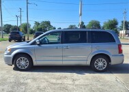 2015 Chrysler Town & Country in Troy, IL 62294-1376 - 18027470 32