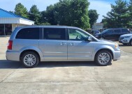 2015 Chrysler Town & Country in Troy, IL 62294-1376 - 18027470 28