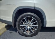 2018 Toyota Highlander in Virginia Beach, VA 23464 - 18051335 9