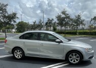 2013 Volkswagen Jetta in Pompano Beach, FL 33064 - 18055579 4