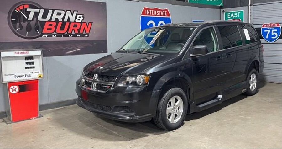 2013 Dodge Grand Caravan in Conyers, GA 30094 - 18061821