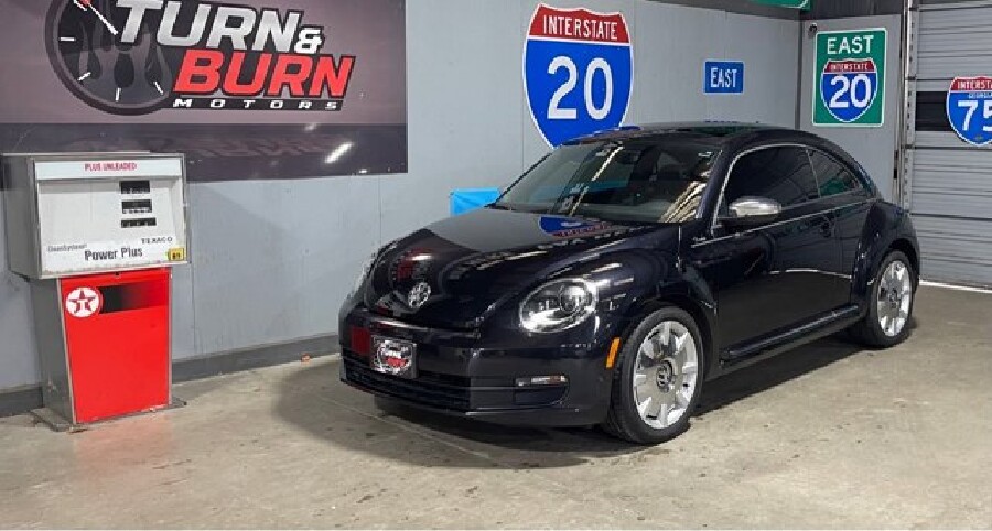 2013 Volkswagen Beetle in Conyers, GA 30094 - 18070614