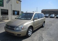 2006 Kia Sedona in Oak Grove, MO 64075 - 18072463 1