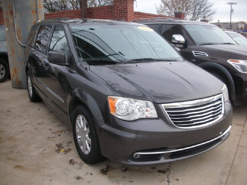2016 Chrysler Town & Country in Nashville, TN 37209 - 18078494
