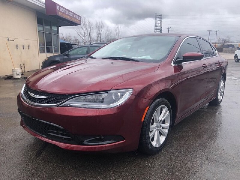 2015 Chrysler 200 in Oregon, OH 43616 - 18079625