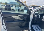 2017 Nissan Murano in Oregon, OH 43616 - 18079647 9
