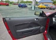 2006 Ford Mustang in Oregon, OH 43616 - 18079681 10