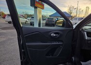 2015 Jeep Cherokee in Oregon, OH 43616 - 18079695 9