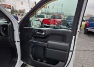 2019 Chevrolet Silverado 1500 in Oregon, OH 43616 - 18079729 17