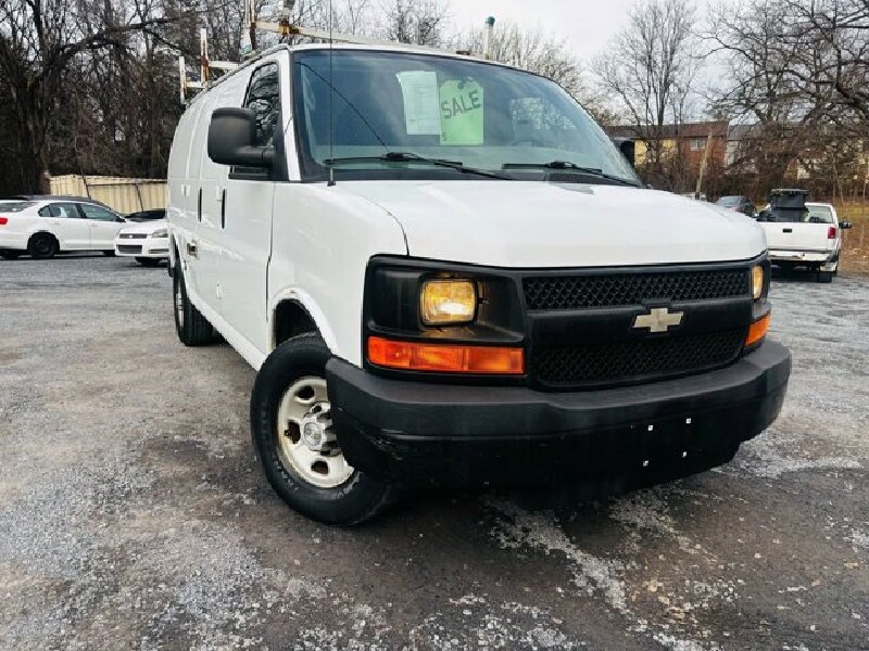 2008 Chevrolet Express 2500 in Harrisonburg, VA 22801 - 18085167