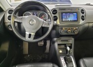 2017 Volkswagen Tiguan in Cincinnati, OH 45255 - 18089208 22