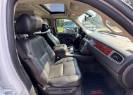 2010 GMC Yukon XL in Flowery Branch, GA 30542 - 18092241 9