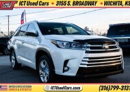 2018 Toyota Highlander in Wichita, KS 67216 - 18094991 6