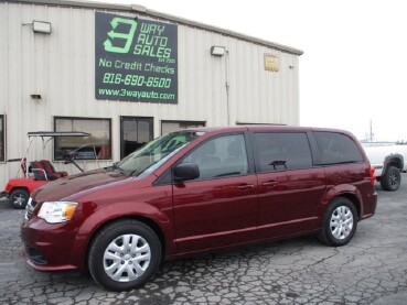 2018 Dodge Grand Caravan in Oak Grove, MO 64075