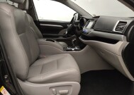 2017 Toyota Highlander in Plano, TX 75074 - 18099190 21