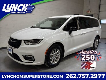 2024 Chrysler Pacifica in Burlington, WI 53105