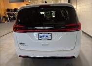2024 Chrysler Pacifica in Burlington, WI 53105 - 18102086 3