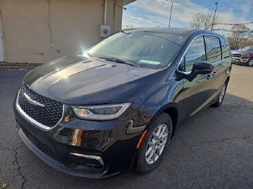 2024 Chrysler Pacifica in Oregon, OH 43616