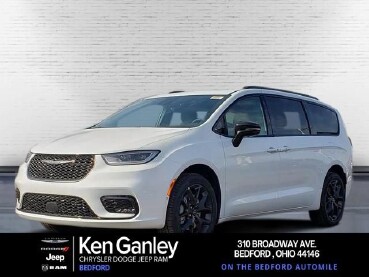 2026 Chrysler Pacifica in Bedford, OH 44146