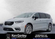 2026 Chrysler Pacifica in Bedford, OH 44146 - 18104077 1
