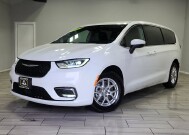 2023 Chrysler Pacifica in Cinnaminson, NJ 08077 - 18105350 1