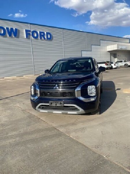 2024 Mitsubishi Outlander in Winslow, AZ 86046 - 18111345