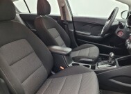 2017 Kia Forte in Wilmington, NC 28405 - 18115502 21