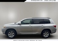 2010 Toyota Highlander in Matthews, NC 28105 - 18120364 3