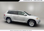 2010 Toyota Highlander in Matthews, NC 28105 - 18120364 1