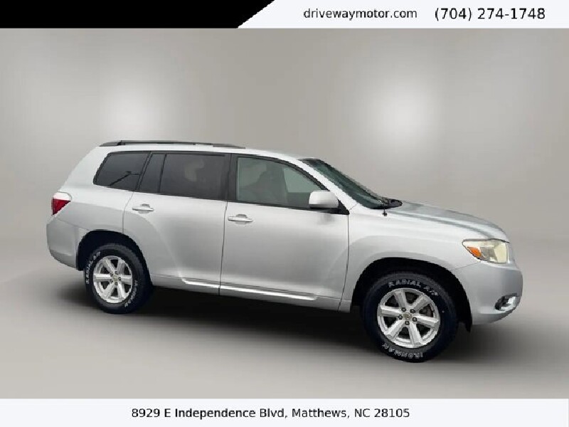 2010 Toyota Highlander in Matthews, NC 28105 - 18120364
