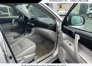 2010 Toyota Highlander in Matthews, NC 28105 - 18120364 9