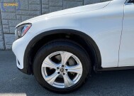 2018 Mercedes-Benz GLC 300 in Decatur, GA 30032 - 18123562 9
