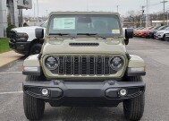 2026 Jeep Gladiator in Bedford, OH 44146 - 18126600 5
