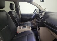 2016 Chrysler Town & Country in Toledo, OH 43617 - 18126911 21