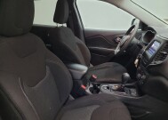 2019 Jeep Cherokee in Chandler, AZ 85225 - 18127503 21