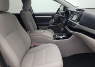 2019 Toyota Highlander in Gainesville, FL 32609 - 18129142 21