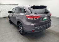 2019 Toyota Highlander in Gainesville, FL 32609 - 18129142 5