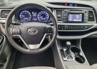2019 Toyota Highlander in Gainesville, FL 32609 - 18129142 22