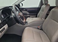 2019 Toyota Highlander in Ocala, FL 34471 - 18129146 17