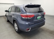 2019 Toyota Highlander in Ocala, FL 34471 - 18129146 5