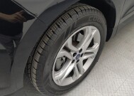 2017 Ford Edge in St. Louis, MO 63136 - 18129402 31