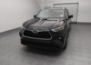 2020 Toyota Highlander in Topeka, KS 66611 - 18129737 15