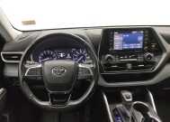 2020 Toyota Highlander in Topeka, KS 66611 - 18129737 22
